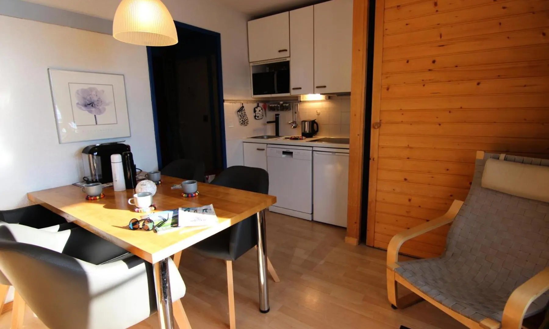 Residence Reine Blanche - Reine Blanche Appartement Ideal Pour Vos Vacances En Famille Mae-7549 contacts